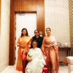 Manisha Koirala Instagram - What a treat to watch #broadwayshow in fabulous #NitaMukeshAmbaniCulturalCentre there are so many exciting exhibitions, plays and musical .. !!