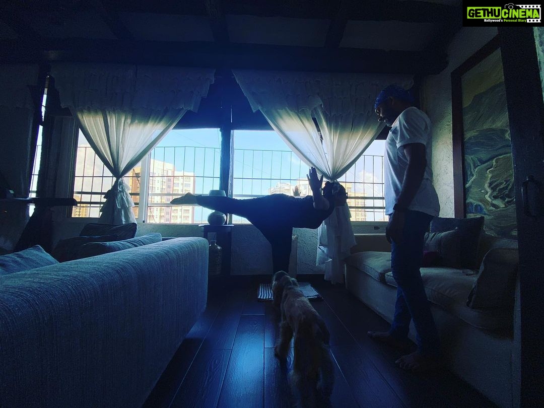 Manisha Koirala Instagram - Restarted #pranayama with @abhaybaba0505 ji this morning!! As a part of my preparation for trekking in coming month..increasing lunges capacity, building strength n flexibility!!