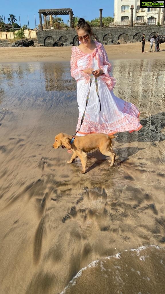 Manisha Koirala Instagram - Introducing #mowglikoirala to #beach #simplejoys