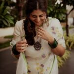 Manjima Mohan Instagram - ഓണം 2023 🏵🌸🌼🌺 Styled by: @nikhitaniranjan Outfit: @surmaye_ Jewellery: @stylorisilver @nacjewellers Makeup : @salomirdiamond Hair : @raisedbrowsbybhavani Photography: @livingin24fps Photography team: @anupamasindhia