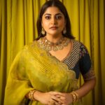Manjima Mohan Instagram - 🦚 Styled by: @nikhitaniranja Outfit: @nainajainkolkata Jewellery: @konikajewellery HMU: @pinkyloha Shot by: @livingin24fps Photography team: @anupamasindhia