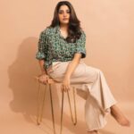 Manjima Mohan Instagram - Riding my own wave with a colorful mind and a thankful heart ❤️ Styled by: @nikhitaniranjan Shirt: @l_zaba Pant: @forever21_in HMU: @pinkylohar Shot by: @livingin24fps Photography team: @anupamasindhia