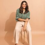 Manjima Mohan Instagram - Riding my own wave with a colorful mind and a thankful heart ❤️ Styled by: @nikhitaniranjan Shirt: @l_zaba Pant: @forever21_in HMU: @pinkylohar Shot by: @livingin24fps Photography team: @anupamasindhia