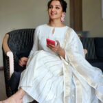 Manju Warrier Instagram - You will always end up being okay ❤️ Styling : @styled_by_lichiee Hair: @dhanyaraghavan 📸 @bineeshchandra Thank you guys! You are amazing!