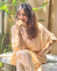 Manju Warrier Instagram - She's learning. I'm She. ❤️ 

Styled by: @styled_by_lichiee
@liji_preman 
📸 @bineeshchandra