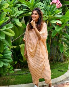 Manju Warrier Instagram - She's learning. I'm She. ❤️ 

Styled by: @styled_by_lichiee
@liji_preman 
📸 @bineeshchandra