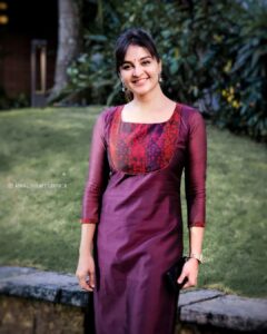 Manju Warrier Instagram - Smile. You don't own all the problems in the world! 😊❤️
📸 @ajmal_phoneographer