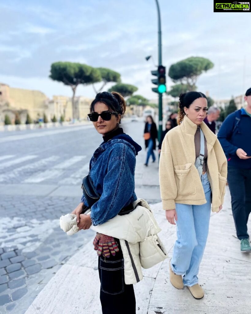 Manju Warrier Instagram - When in Rome... ❤ 📸 @rjmithun #rome #italy