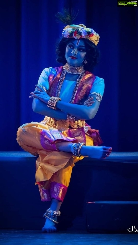 Manju Warrier Instagram - When we dance, we don't sweat, we sparkle ✨ #radheshyam #rehearsals #happymemories ‘Radhe Shyam’ - Kuchipudi Dance Drama Concept, Choreographed and Conceived by Smt.Geetha Padmakumar @paadamschoolofkuchipudi MUSIC: Lyrics: Arjun Bharadwaj Music: Bhagyalakshmi Guruvayur Music Production : Ramu Raj Vocal:Bhagyalakshmi Guruvayoor, Amrit Narayan, Aryadutta and Priyadutta Natuvangam and Konnakkol : Udaysankar Lal Flute : Raghunathan Chalakkudy Mrudangam :Kalamandalam Kiran Gopinath Violin : Suresh Namboodiri Veena : Murali Krishna Narration written by : Jayaraj Mithra Narrated by : Ramanand, Kavitha Raghunandanana MAKE - UP: Varghese Chalakkudy, Ajith , Vijeesh and Suresh Lasya LIGHT DESIGN : Sreekanth CAMEO SOUND DESIGN : Tennyson OFFICIAL VIDEO BY Mayadarpana Classic Stories Project Head: Basheer Pattambi Camera : Santhosh Makayiram, Anuraj, Nishad Edit: Kunjon PMNA Music: Ramuraj Camera Assistant: Baiju Pattambi @padmakumargeetha @gauri_nandana_s @_gourimenon_ @ardent_spirit99 @_janaki_vijayan @_.sathyabhama._ @ponny_vs @kalamandalamjancy @sarath_r_nair_gvr @malavika226 @ambili_kv @ashbinanil @_feet_founder_ @goutham_p_menon @bhanu___priya #sureshlasya