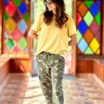 Manju Warrier Instagram - Wherever you are, be all there! 💛 Thank you my dearest @bineeshchandra @alexjpulickal for these pictures. You guys are simply the best! #friendship #travelsquad