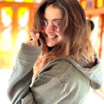 Manju Warrier Instagram - Wherever you are, be all there! 💛 Thank you my dearest @bineeshchandra @alexjpulickal for these pictures. You guys are simply the best! #friendship #travelsquad