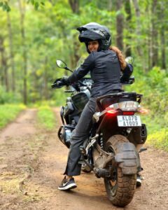 Manju Warrier Instagram - You got this, girl! ❤️
#bmwgs1250 #bikeride #motorcycling #travel #AK #ajithkumar #inspiration
📸 @bineeshchandra

Riders, please pardon the absence of proper riding boots. Certain circumstances! 😊🙏