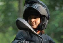Manju Warrier Instagram - You got this, girl! ❤️ #bmwgs1250 #bikeride #motorcycling #travel #AK #ajithkumar #inspiration 📸 @bineeshchandra Riders, please pardon the absence of proper riding boots. Certain circumstances! 😊🙏