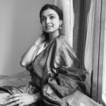 Mayuri Deshmukh Instagram - 🕊️माहौल☔️☕️