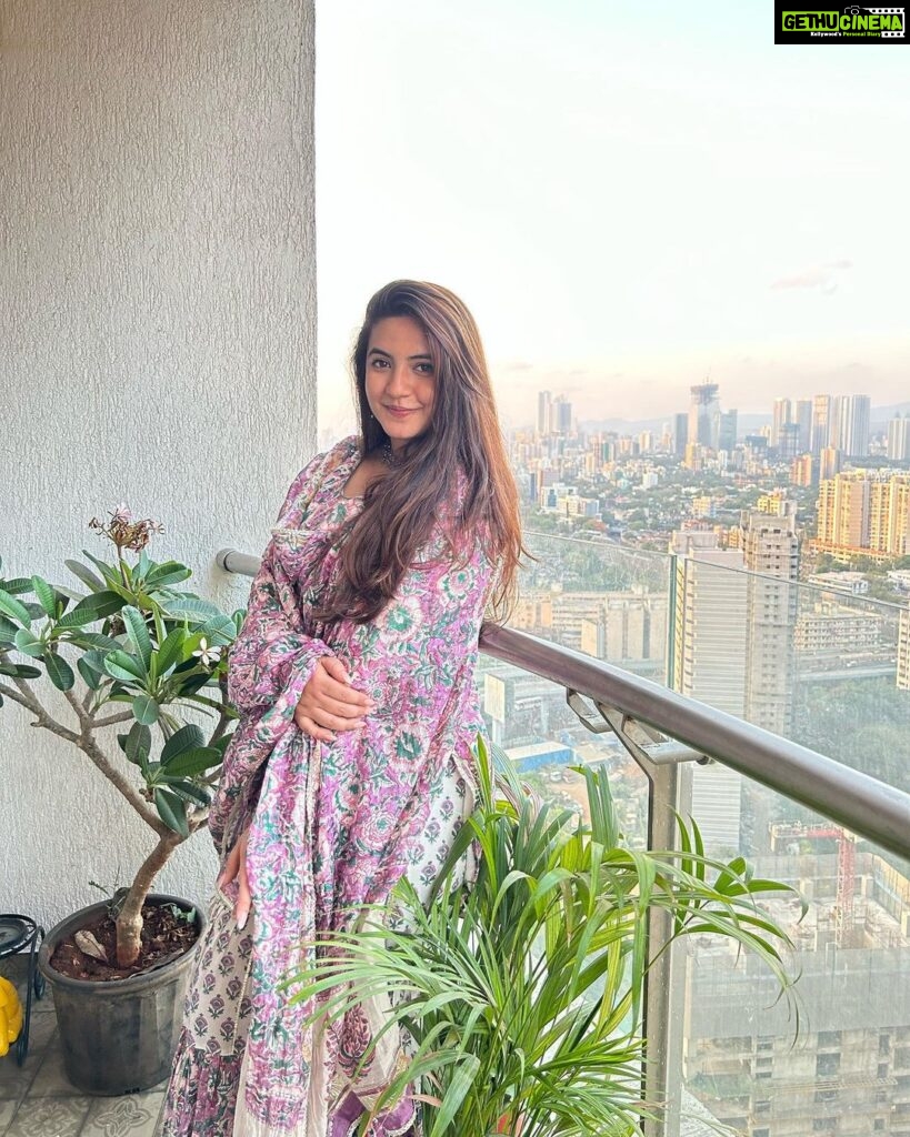 Meera Deosthale Instagram - Yeh shaam mastaani ❤️ 📸 @sanjanaudar