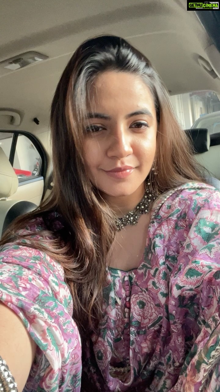 Meera Deosthale - 19.8K Likes - 💕💕💕