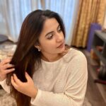 Meera Deosthale Instagram - Need no AC now 🤭🤭 P.s - बिजली का बिल भी कम आयेगा इस बार 🤓