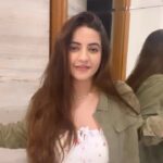 Meera Deosthale Instagram - Yeh kaisa nasha janiye 🤍 #selfmusing
