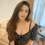 Meera Deosthale Instagram - Own it ❣️#selfmusing