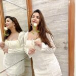 Meera Deosthale Instagram – Dekho …. 🐊… pyaar se 😬