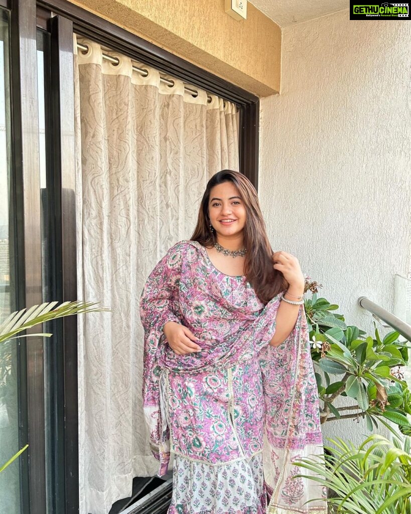 Meera Deosthale Instagram - Yeh shaam mastaani ❤️ 📸 @sanjanaudar