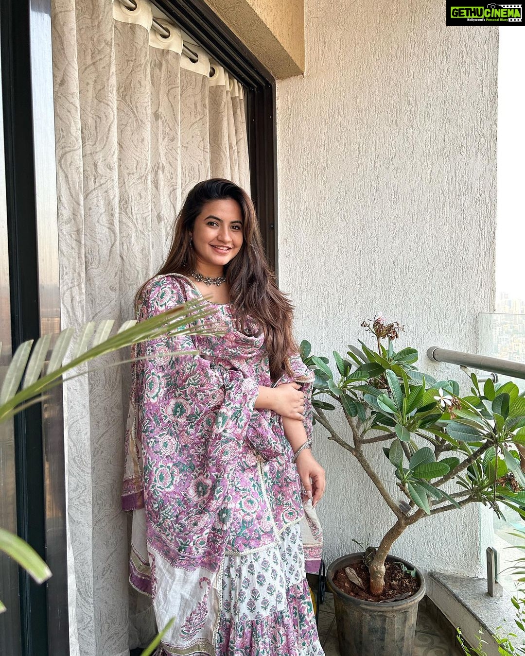 Meera Deosthale - 15.8K Likes - Yeh shaam mastaani ❤️
📸 @sanjanaudar
