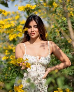 Miesha Saakshi Iyer Instagram - Andhi Vaanam Araikkum Manjal 🌻

Outfit @a.la.modebyakanksha 
📸 @swagatsharmaphotography