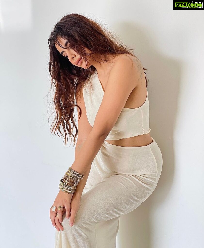 Miesha Saakshi Iyer Instagram - Having a moment 🤌🏻