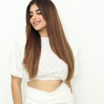 Miesha Saakshi Iyer Instagram – Who doesn’t love a gorgeous hair colour makeover?
I’m currently obsessed with my hair transformation with @loreapro.
It’s their French Balayage which blends seamlessly and is super easy to maintain
A huge thank you to my hairdresser from @looksunisexsalon who helped me choose the right shade for my hair which is the Classic Mocha.
So guys go visit the nearest L’Oréal Professionnel-partnered salon and get your personalized French Balayage 🤍
#AD #FrenchBalayageIndia #MyFrenchBalayageIndia  @lorealpro @lorealpro_education_india