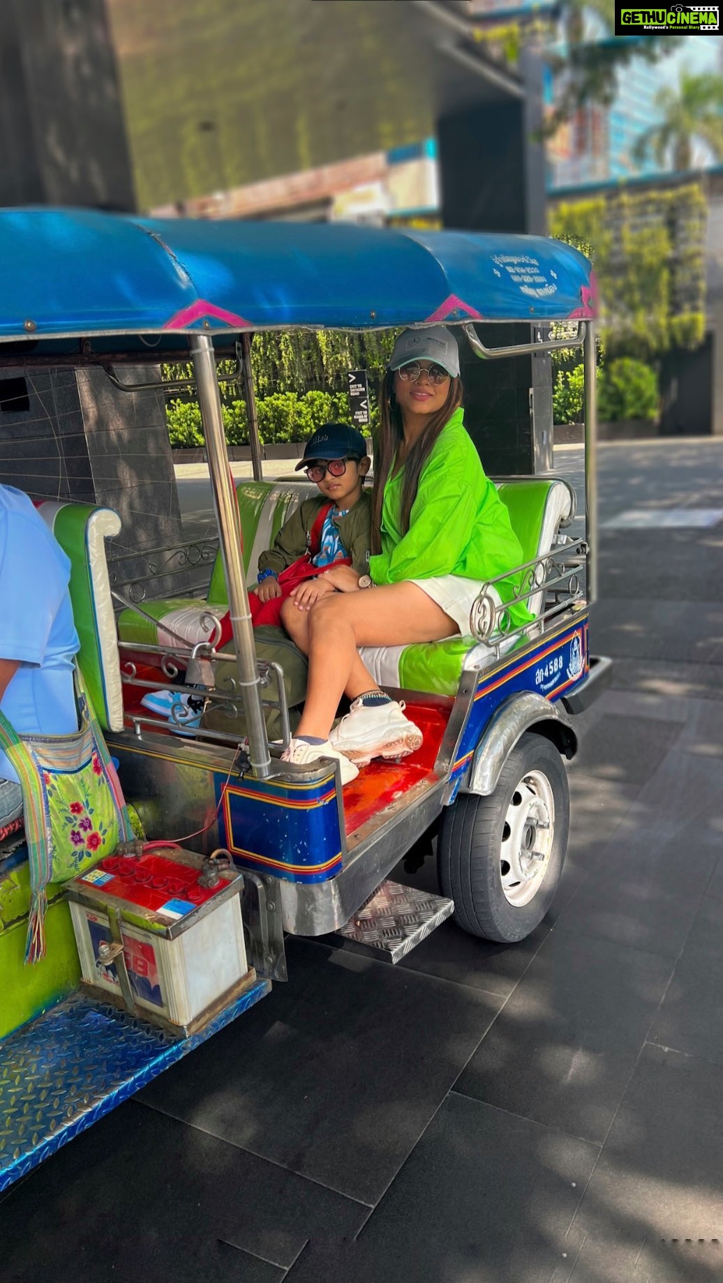 Mitali Nag Instagram - Love this trend… ♥️ . . . #mitaalinag #2023 #indianactress #travel #trendingaudio #333 🧿