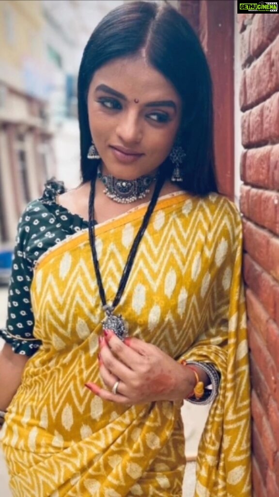 Mitali Nag Instagram - Let’s see who remembers this look… ♥️ . . . #mitaalinag #indianactress #ghkkpm #trendingaudio #thuthuthu #saree