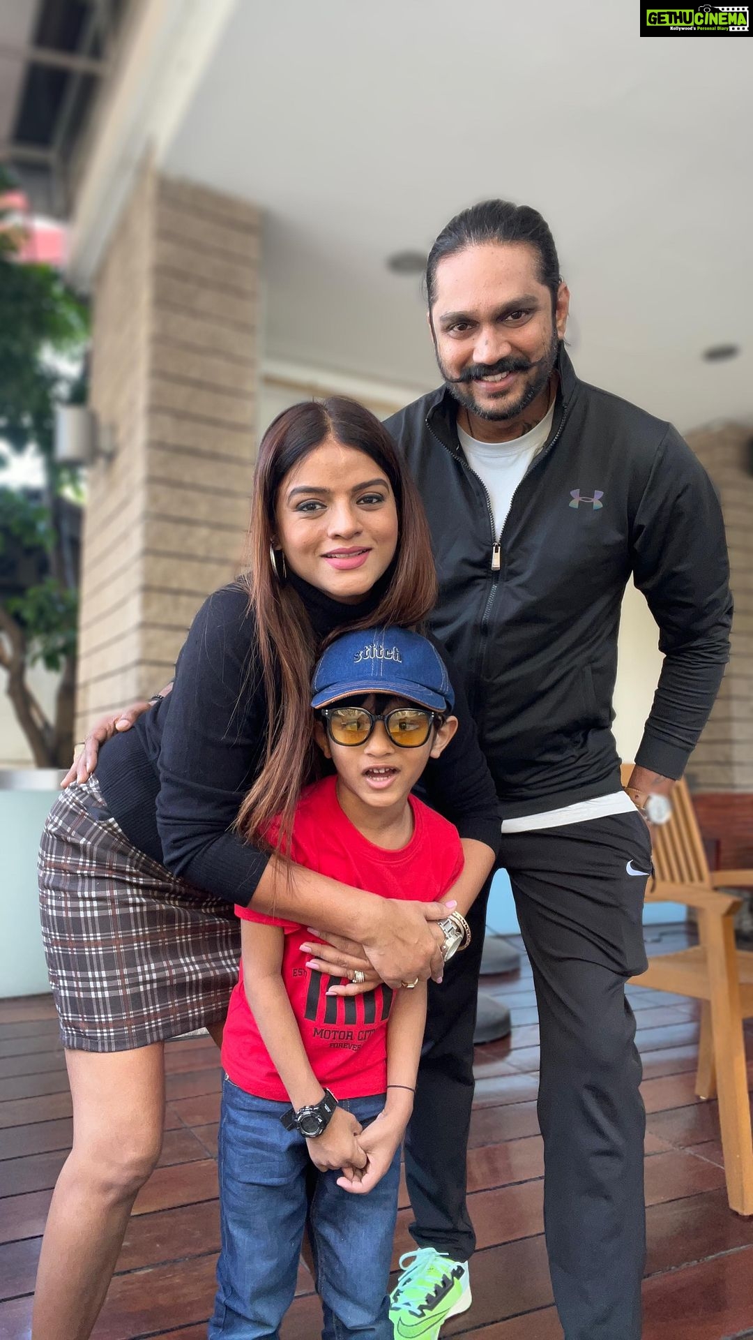 Mitali Nag Instagram - Once upon a time there was a man who did not listen to his wife… this is what happened to him 🤣🤣🤣 Don’t be that man!!! . . . Featuring @sankalppardeshi @rudransh_pardeshi #mitaalinag #afsarbitiya #funnyreels #trendingaudio #333 Mumbai, Maharashtra