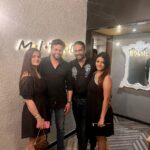 Mitali Nag Instagram - Keep swiping… it only keeps getting better ♥️🧿♥️ . @sankalppardeshi @yashpandit_official @mahimamishra . 📍 @mitronandheri PR @maverick.communication01 . . #friends #mitaalinag #devkit #ghkkpm #333 trending audios Mumbai - मुंबई