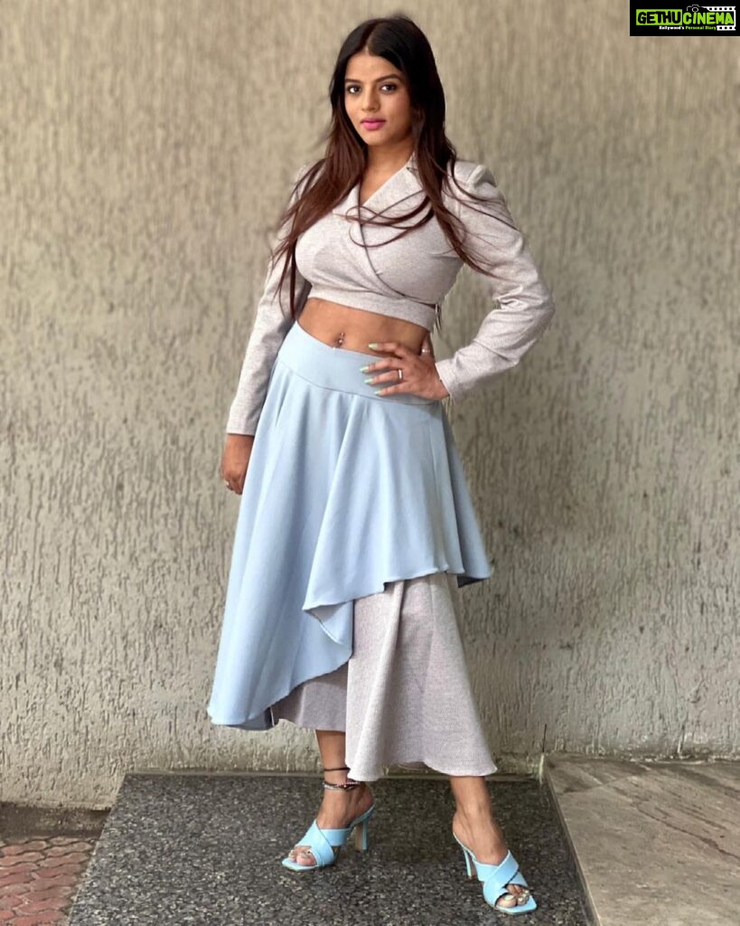 Mitali Nag Instagram - Easing into my style ✨🤍 . . Outfit @thegroomingcollection Stylist @the_neerajpandey . #mitaalinag #fashion #duskybeauty #indianactress #333 Mumbai, Maharashtra