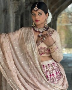 Mitali Nag Instagram - 1, 2 or 3…? 
.
.
.
Outfit @soniyagofficial 
Stylist @the_neerajpandey 
Jewellery @kash_designs2021 
📸 @mk_____kotapalli 
#mitaalinag #indian #collab #333