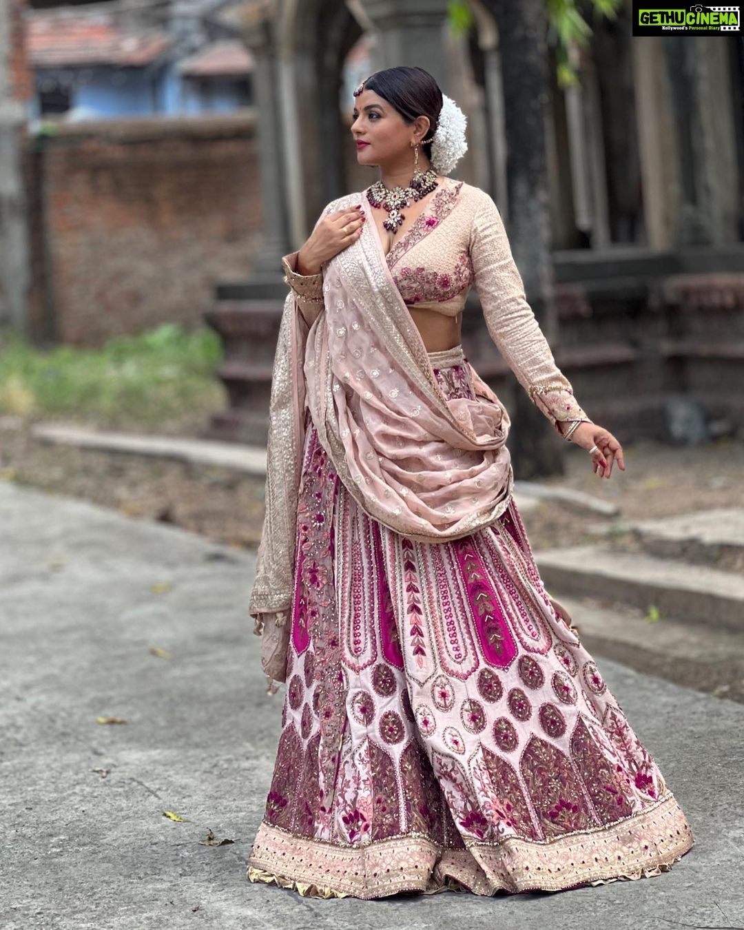 Mitali Nag Instagram - Accept yourself as you were designed đ¸ . . Outfit @soniyagofficial Stylist @the_neerajpandey Jewellery @kash_designs2021 Pic @mk_____kotapalli #mitaalinag #traditional #indianactress #333 #nagpur Nagpur, Maharashtra, India