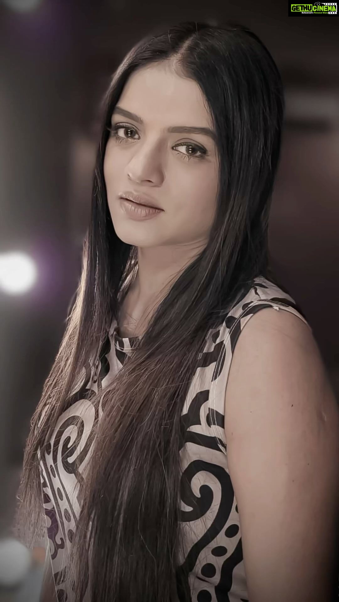 Mitali Nag Instagram - This new feature on @instagram reels is super cool… make your carousel posts into a reel!!! 👏🏼👏🏼 . . . #mitaalinag #reels #trendingaudio #indianactress #monochromatic . . . #mitaalinag #indianactress #trendingaudio #contentideas Mumbai - मुंबई