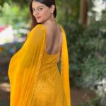 Mitali Nag Instagram - Some yellow to make your feed bright 💛🌻⭐️ . . Outfit @swadeshi_shringaar Stylist @rimadidthat PR @mediatribein #mitaalinag #collab #fashion #333 #afsarbitiya Mumbai, Maharashtra