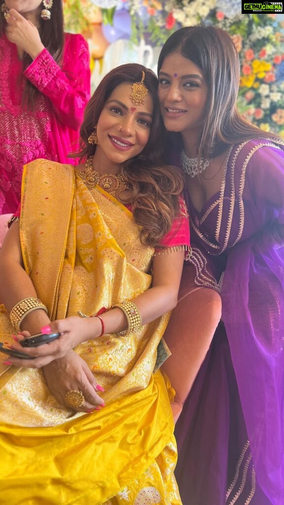 Mitali Nag Instagram - From co actors to friends to each other’s confidante… we have come a long way! Such an overwhelming moment for me to perform at my dearest @tanvithakker’s Godh Bharai ♥😍🧿 My performance doesn’t match the love and admiration I have for this woman! Love to u always, can’t wait for my next performance at Jr’s naming ceremony 😁🧿♥ . . Choreography @jyotisamseriya @vpdsnagpur Outfit @pomcha_jaipur X @tlmconsultancy Jewellery @shillpapuriidesignerjewellery Stylist @the_neerajpandey Video @vihansometimes Andheri West