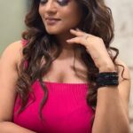 Mitali Nag Instagram - Who likes dramatic eye make up…? 😍 This one by @poojagurchal9694 is called Galaxy Eyes ♥️😍 . . #mitaalinag #eyemakeup #afsarbitiya #trendingaudio #333 Mumbai - मुंबई