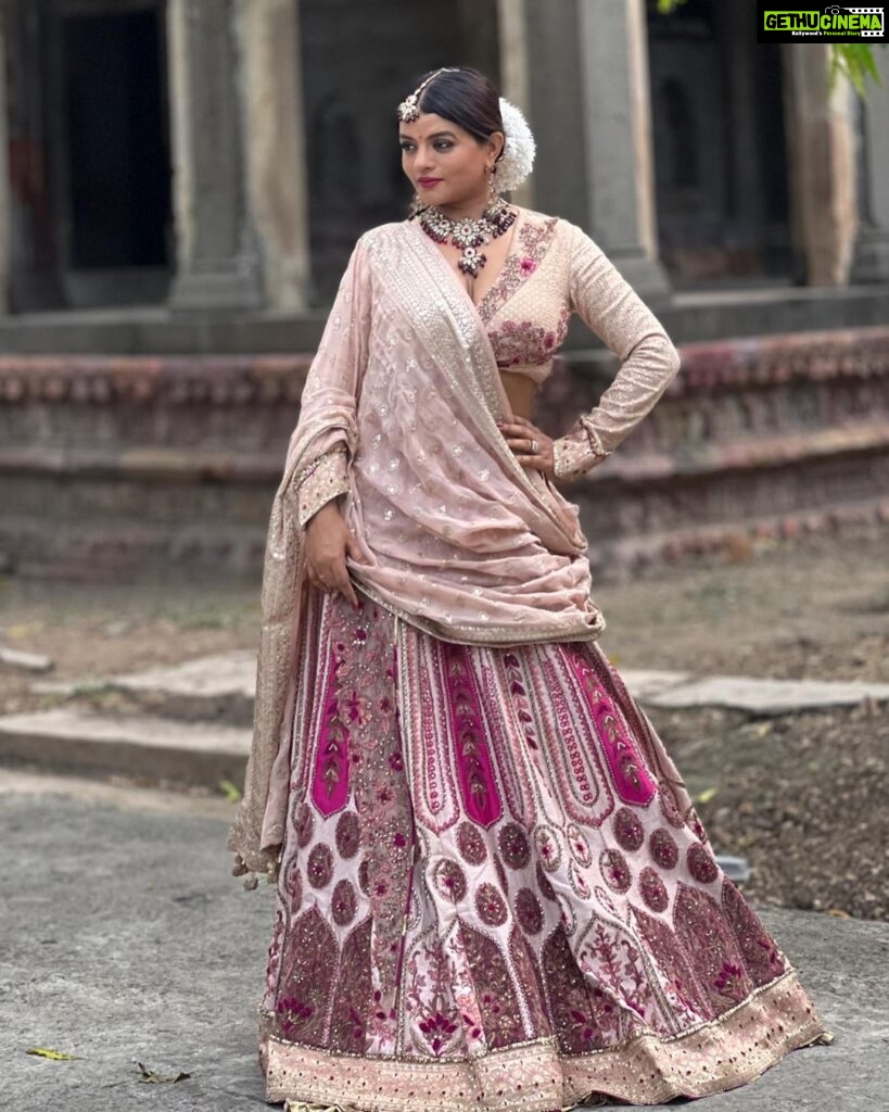 Mitali Nag Instagram - Accept yourself as you were designed 🌸 . . Outfit @soniyagofficial Stylist @the_neerajpandey Jewellery @kash_designs2021 Pic @mk_____kotapalli #mitaalinag #traditional #indianactress #333 #nagpur Nagpur, Maharashtra, India