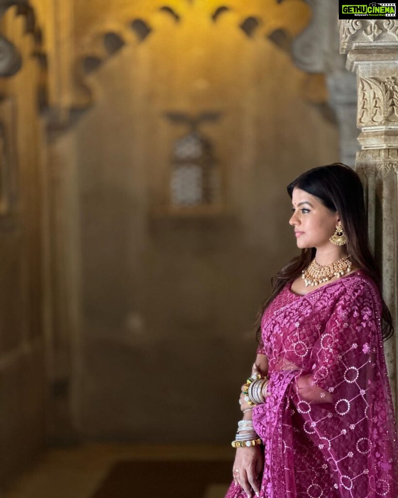 Mitali Nag Instagram - PoV : Zoom Out 😍 . . . 📸 @jatin_singh_dharawat Outfit @suwishofficial Stylist @rimadidthat PR @mediatribein City Palace Udaipur