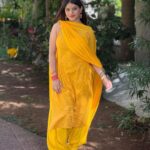 Mitali Nag Instagram - Some yellow to make your feed bright 💛🌻⭐️ . . Outfit @swadeshi_shringaar Stylist @rimadidthat PR @mediatribein #mitaalinag #collab #fashion #333 #afsarbitiya Mumbai, Maharashtra