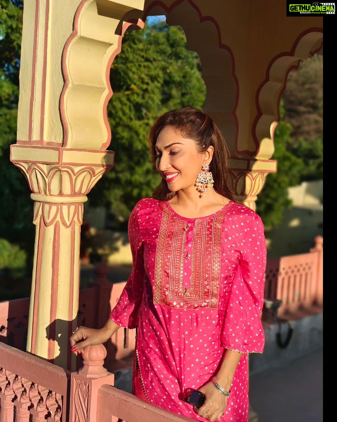 Mouli Ganguly Instagram - It's Sun-shiny kinda day!