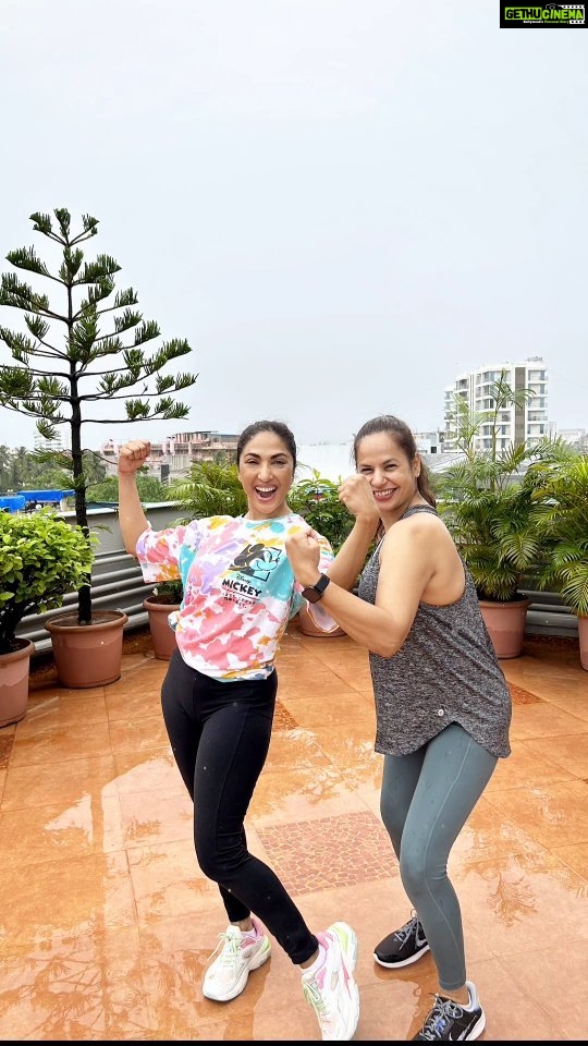 Mouli Ganguly Instagram - It's always fun to @workoutwithneelima whom I have known for almost two decades now 😅it was super fun re jamming our workout session in her new workout studio LET'S WORK IT OUT !💪 . . #mouliganguly #workoutwithme #workoutmotivation #workoutstudio