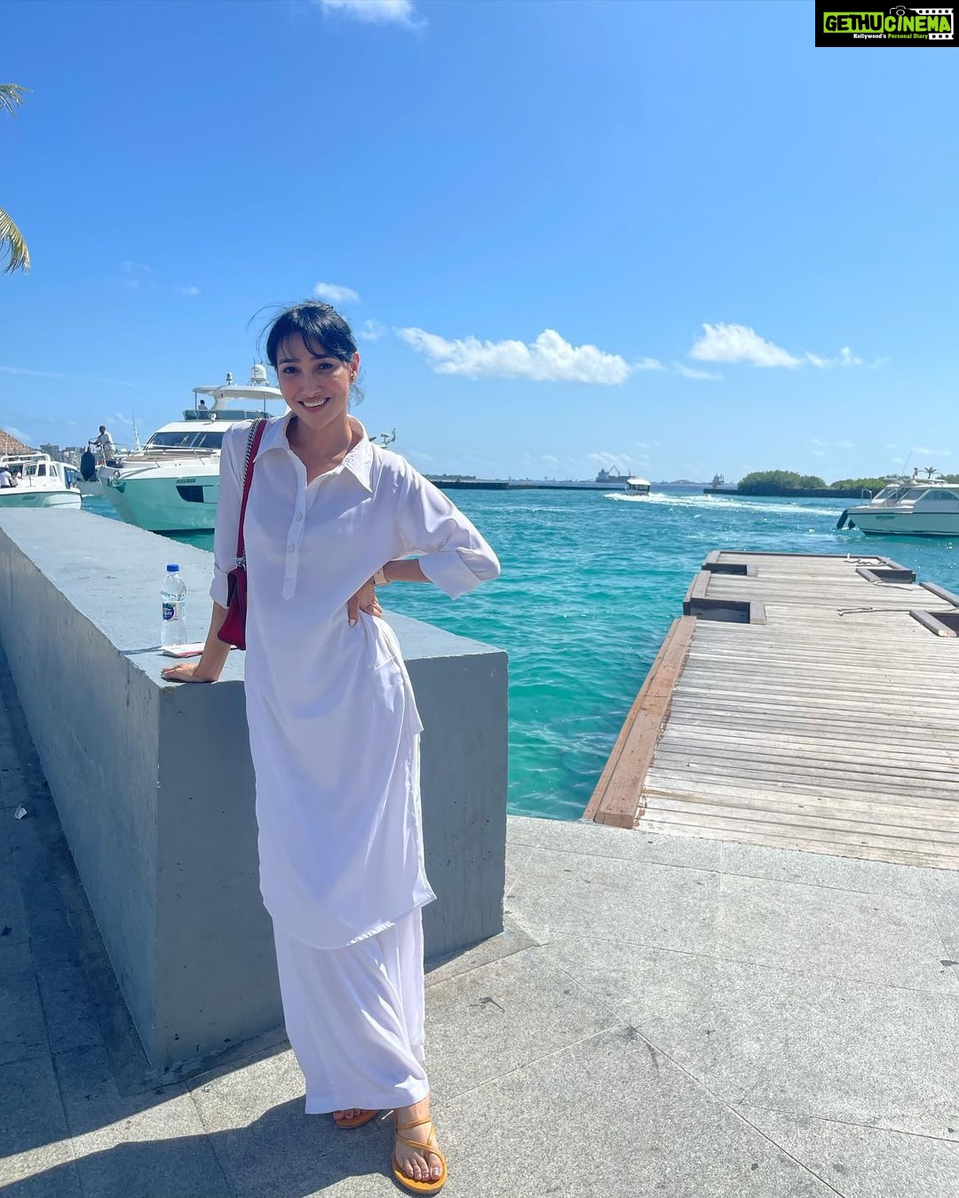 Nalini Negi Instagram - “Where Time Stands Still: Embracing the Maldivian Paradise”. Outfit: @wildcherry.in @kareena.s @planmyleisure #planmyleisure #vacation #vacationmode #holiday #friends #travel #travelgram #traveler #fun #happy #happines #happiness #grateful Maldives Airport