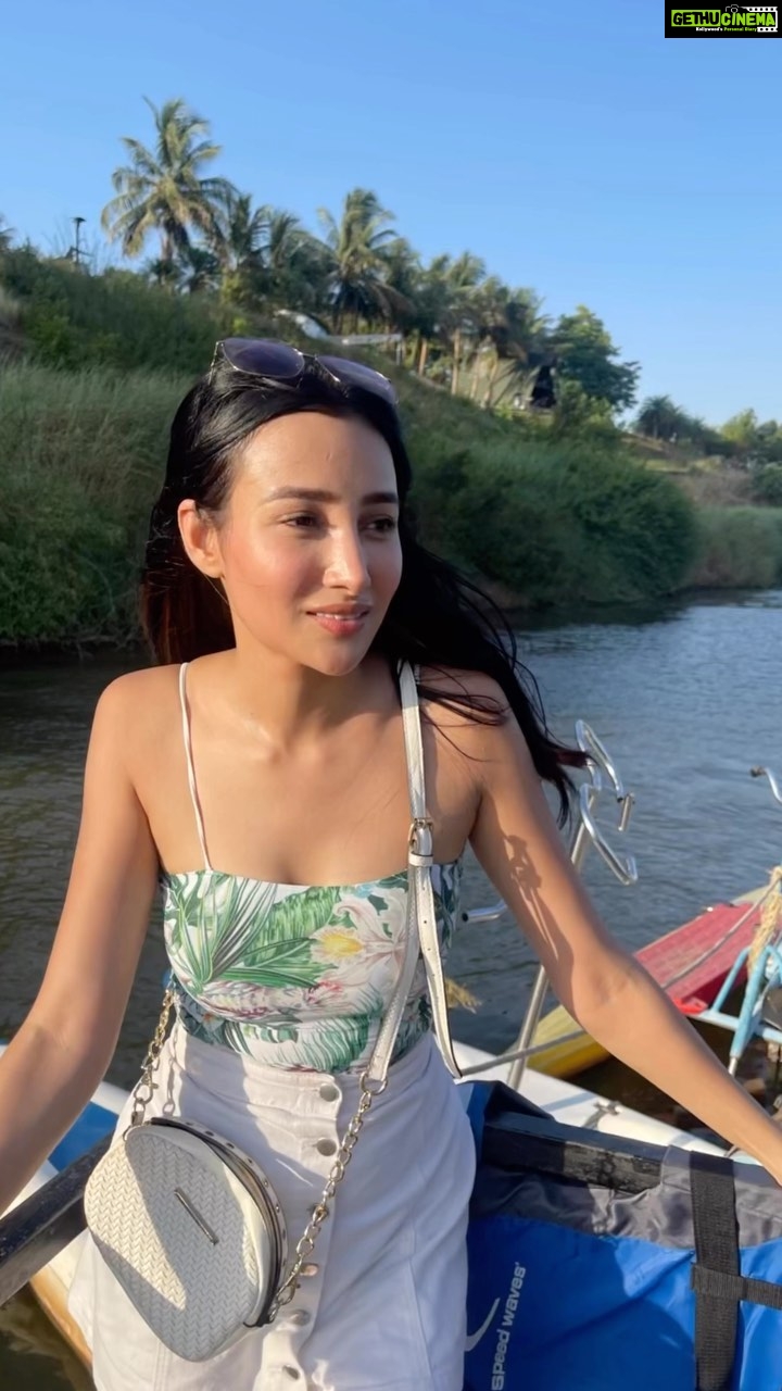 Nalini Negi Instagram - Escaping the Daily Hustle: Unwinding with friends at a blissful resort, leaving work behind and embracing tranquility. @anchaviyo #vacation #vacationmode #friends #fun #masti #crazy #funtimes #vacations #crazymind Mumbai, Maharashtra