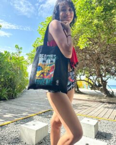 Nalini Negi Instagram - Love how versatile the bag is. You can use it for the beach, but it would also make a great shopping or grocery bag. It's definitely a must-have for summer!

That tote bag is perfect for beach days held by actor/influencer @nalininegi 

#zabyzain #beachesloveme #totebag #sustainablefashion