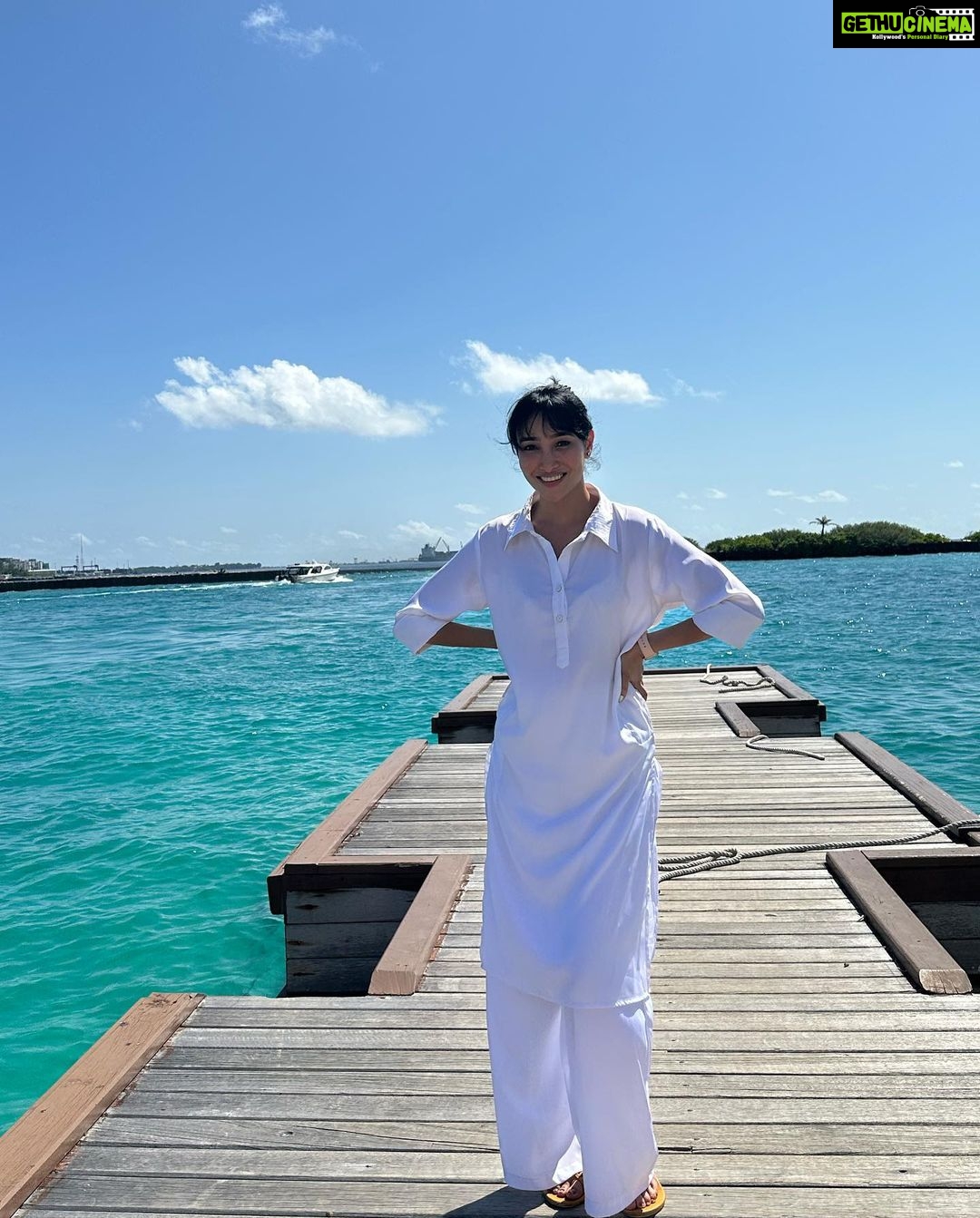 Nalini Negi Instagram - “Where Time Stands Still: Embracing the Maldivian Paradise”. Outfit: @wildcherry.in @kareena.s @planmyleisure #planmyleisure #vacation #vacationmode #holiday #friends #travel #travelgram #traveler #fun #happy #happines #happiness #grateful Maldives Airport