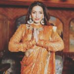 Navina Bole Instagram - Happy Independence Day, Instafam! 🧡🇮🇳🇮🇳 #aproudindianforever Photograher: @portraitdeewana Stylist: @style_deintrepide Outfit: @arpitasulakshana Makeup: @rouge_makeovers Hair: @ayushiiijainnn Location: @1522inmumbai #picoftheday #photooftheday #instapost #instaphoto #instapic #ootd #happyindependenceday #proudindian #saree #ethnicwear #rustorange #namaste #explorepage #explore #navinabole #instagood #instagram #tuesday #omsairam #positivevibes 1522 Mumbai